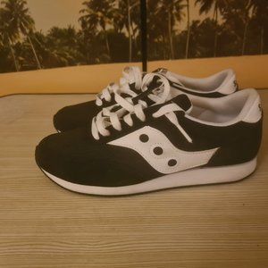 Saucony Hornet  Black | White  Size 6.5 US 4.5 UK, 37.5 EU. Newish